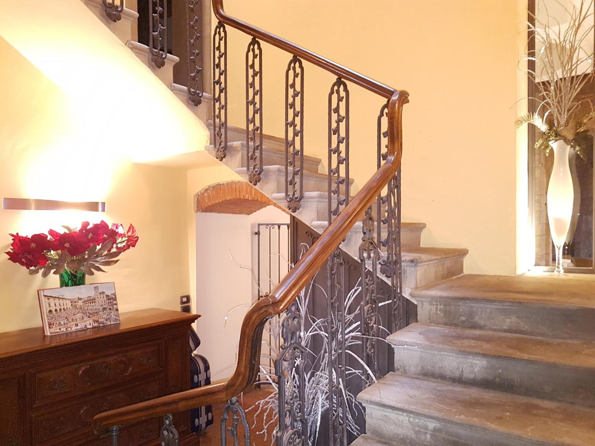 La Corte Del Re Suite & Rooms Arezzo Exteriör bild
